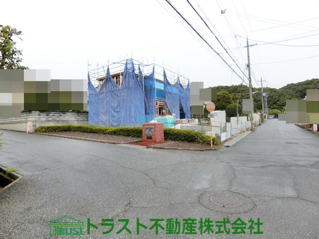 神戸市西区狩場台1丁目第24　新築戸建の前面道路含む現地写真