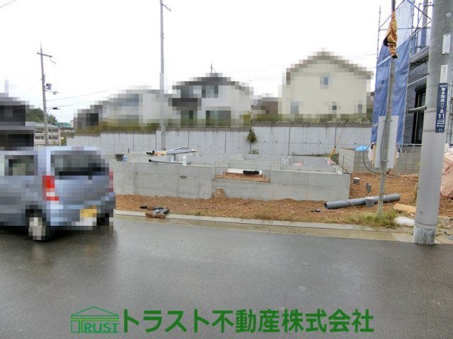 神戸市垂水区舞多聞西6丁目 新築戸建の前面道路含む現地写真