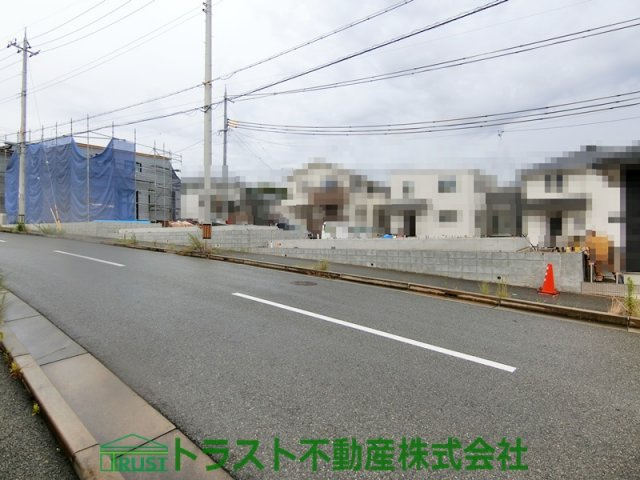 神戸市垂水区舞多聞西6丁目 新築戸建の前面道路含む現地写真