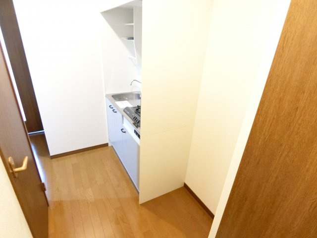 アンプルールフェールフォルスのキッチン|同物件別部屋