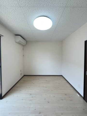 アロサールB棟の洋室