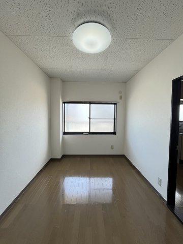 アロサールB棟の洋室