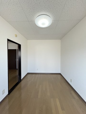 アロサールB棟の洋室