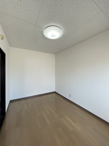 アロサールB棟の洋室