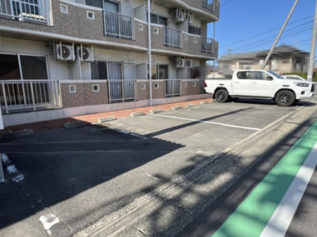 リバティーハウスの駐車場