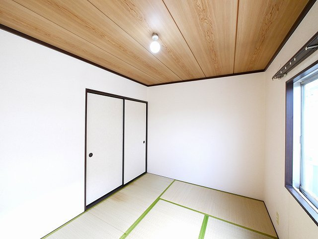 コーポｎａｍｏ　Ａ棟の和室|和室ならではの温かな和の空間で寛ぎの時間を過ごせます