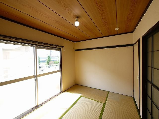 コーポｎａｍｏ　Ａ棟の和室|畳の上でゆっくりとくつろげる和室です