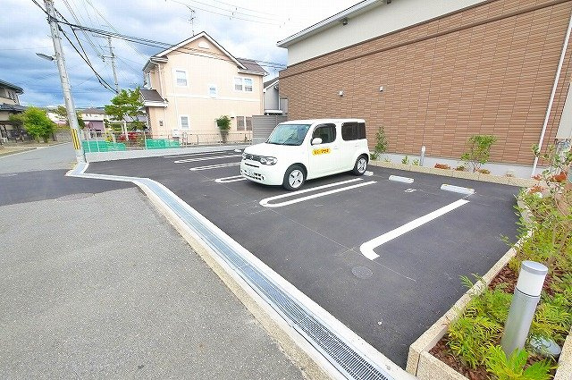 シャルム一条の駐車場|駐車スペースもあります