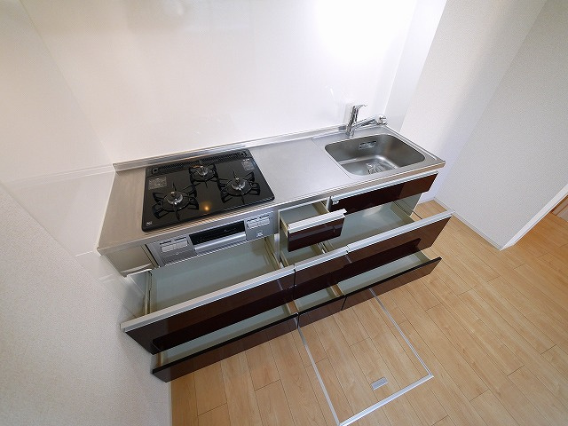 シャルム一条のキッチン|収納豊富なキッチンです