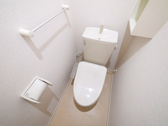 シャルム一条のトイレ|ウォシュレットタイプのトイレです