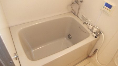 セジュール曙の浴室|追い焚き付きです。