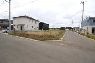 【前面道路含む現地写真】