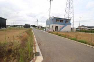 【前面道路含む現地写真】