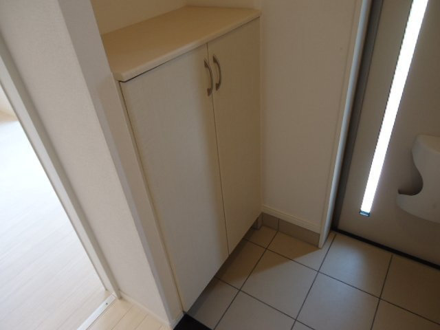 フェリチターレボスコの玄関