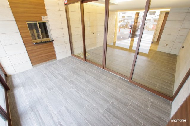 ワールドアイ江坂アルバ　仲介手数料無料のロビー