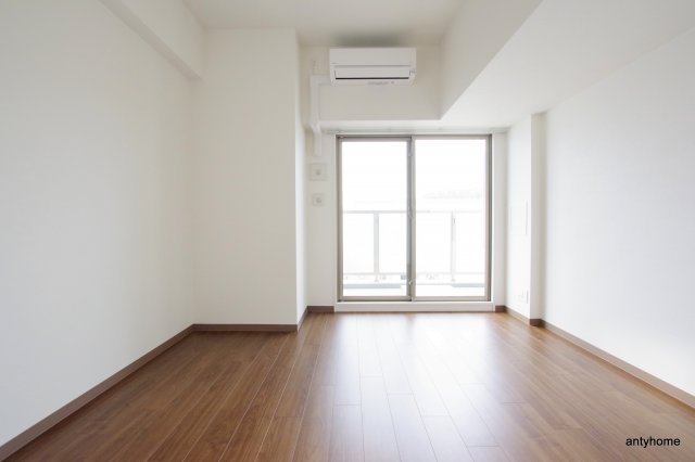 ワールドアイ江坂アルバ　仲介手数料無料の洋室