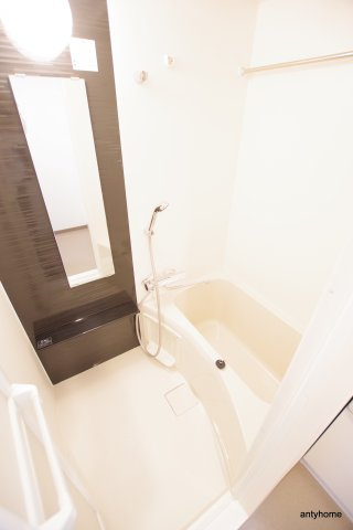 ワールドアイ江坂アルバ　仲介手数料無料の浴室