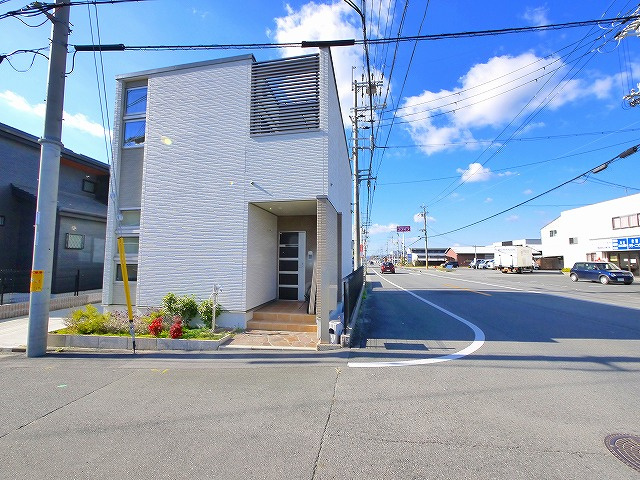 田町戸建住宅の駐車場|駐車場に車を止められます