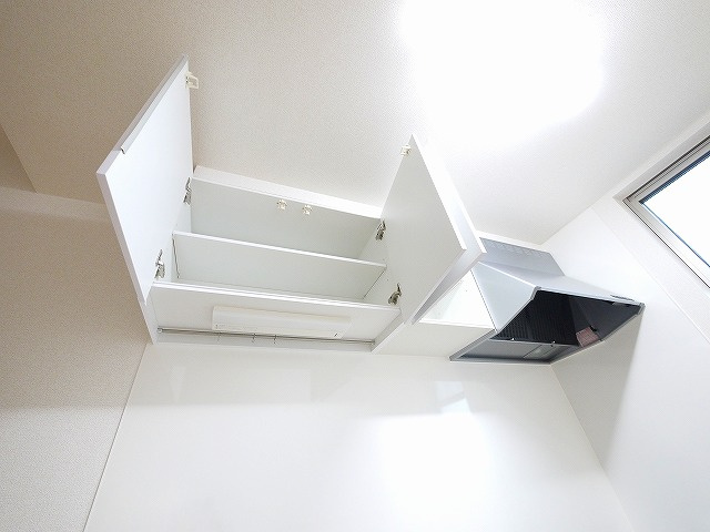 田町戸建住宅の収納|使いやすいキッチンです