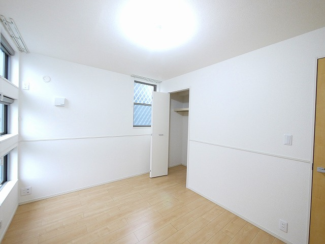 田町戸建住宅の洋室|子供部屋にもぴったりのお部屋