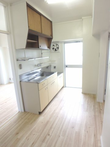 ビレッジハウス境港第二1号棟のキッチン|イメージ写真（反転あり）