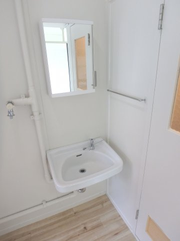 ビレッジハウス境港第二1号棟の洗面所|イメージ写真（反転あり）