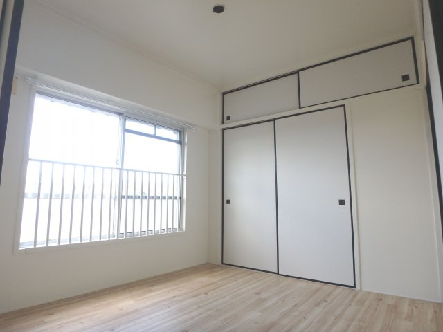 ビレッジハウス境港第二1号棟の洋室|イメージ写真（反転あり）