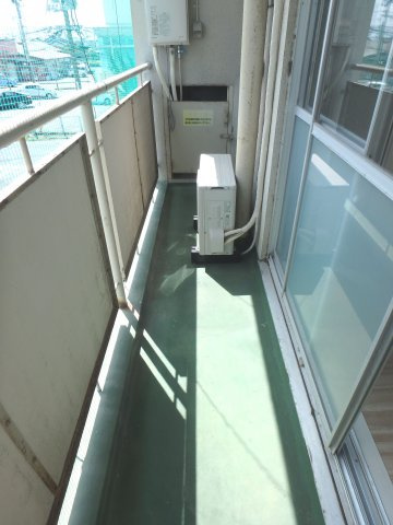 ビレッジハウス境港第二1号棟のバルコニー|イメージ写真（反転あり）