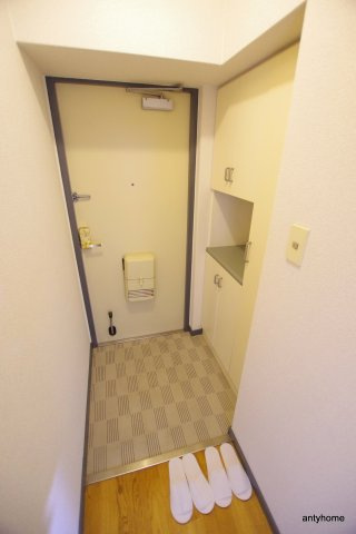 ライオンズマンション新大阪第5　仲介手数料無料の玄関