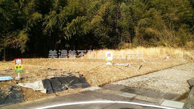 ４８１８４　関市千疋北土地の外観