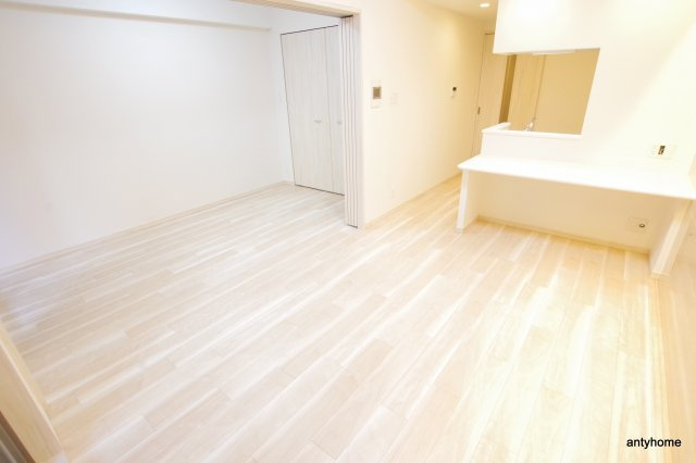 スプランディッド安土町　仲介手数料無料の居間・リビング