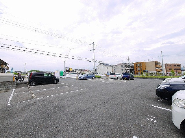 ヴァンフォレの駐車場|敷地内に駐車場ございます