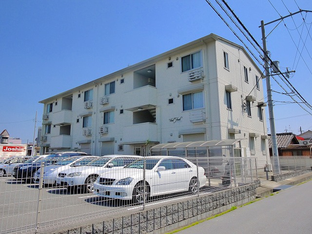 ヴァンフォレの外観|オフホワイトなシンプルな外観です