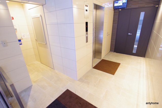 ルアナ北梅田のロビー