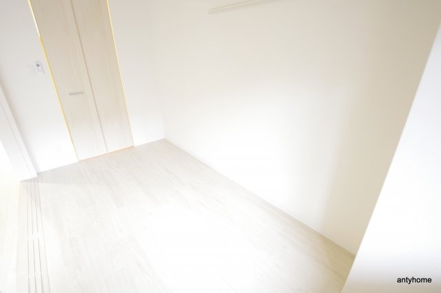 ルアナ北梅田の洋室