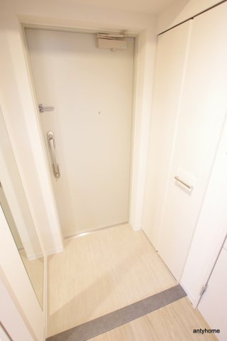 ルアナ北梅田の玄関