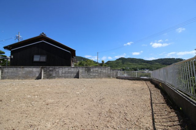 【外観】 | 綴喜郡井手町井手西高月　注文建築　建築条件なし　土地 | 現況《更地》で解体費用は不要です。《建築条件なしの土地》ですので、お好きな工務店やハウスメーカーで《注文建築》が出来ます！ご家族構成やライフプランに沿った間取りや仕様が実現します。