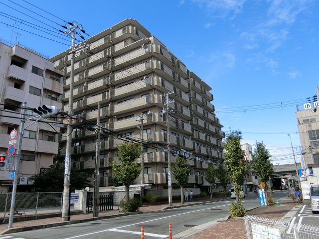 シャルマン明石の外観