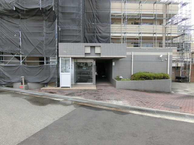 プレステージ明石魚住2のエントランス