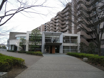 【エントランス】 | エルフォレストガーデンウイング | パーティールームやシアタールームなど、共用施設が充実しています。