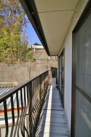 ５２７９０　岐阜市長良竜東町中古戸建てのバルコニー