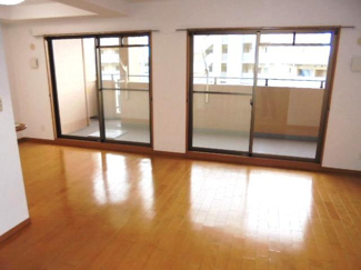 【居間・リビング】 | ローレルコート千里山星が丘 | LDK15.9帖★