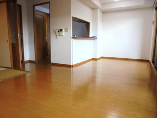 【居間・リビング】 | ローレルコート千里山星が丘 | LDK15.9帖（床暖房付き）★