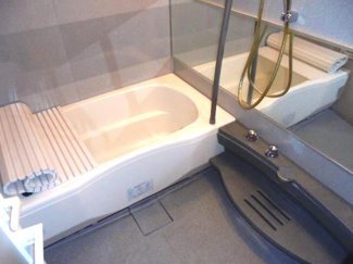 【浴室】 | ローレルコート千里山星が丘 | ゆったり入れる大きなサイズのお風呂です★