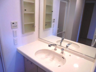 【独立洗面台】 | ローレルコート千里山星が丘 | 大きな鏡のついた洗面台★