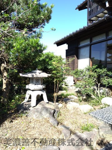 ５１３６８　安八郡輪之内町大藪中古戸建ての庭
