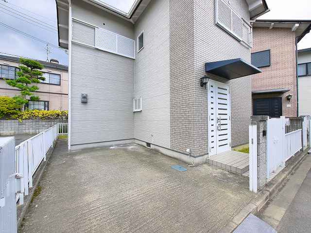 上杉住宅の駐車場|駐車場があります