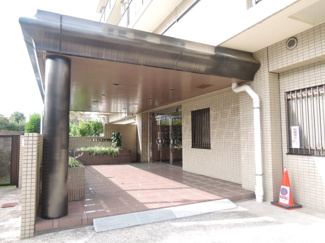 【エントランス】 | JR東海道本線・京浜東北線・南武線「川崎」駅バス15分「浅田三丁目」停歩6分、JR鶴見線「安善」駅徒歩10分！