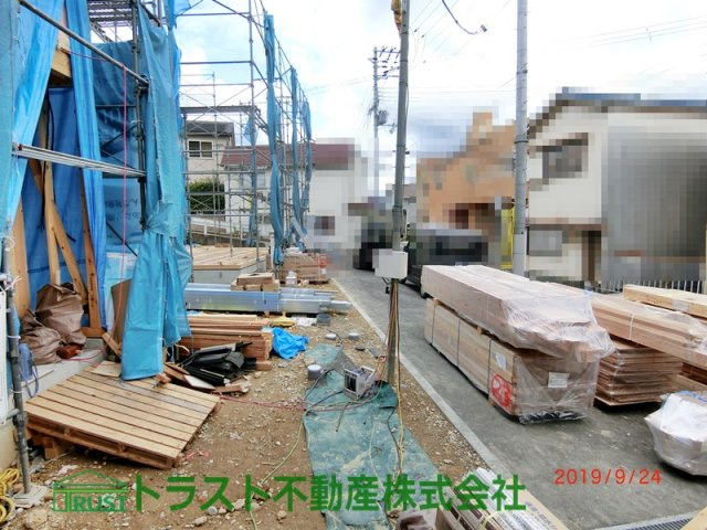 神戸市垂水区千鳥が丘18-1期-3号棟　新築戸建の前面道路含む現地写真