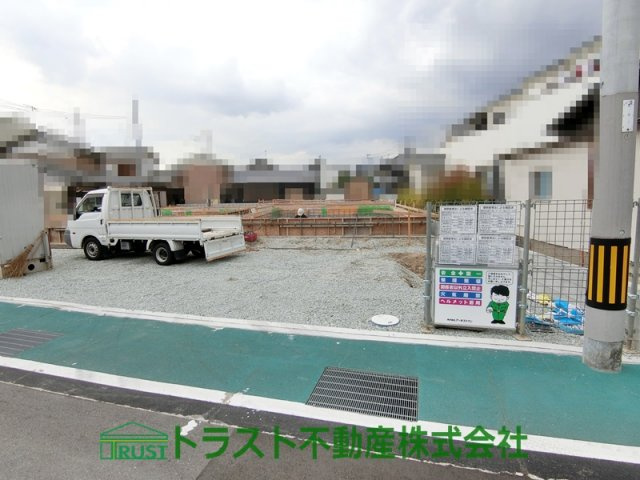 明石市二見町西二見第１２　1号棟の前面道路含む現地写真